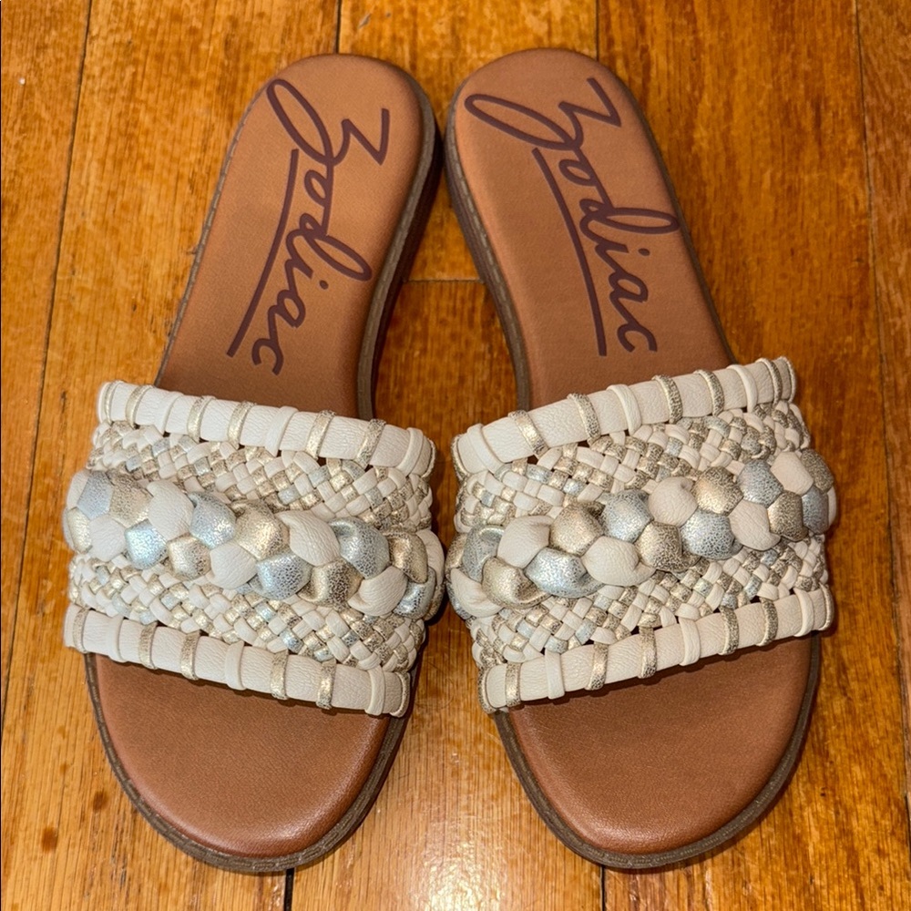 Zodiac Women's Cream and Silver Sandals